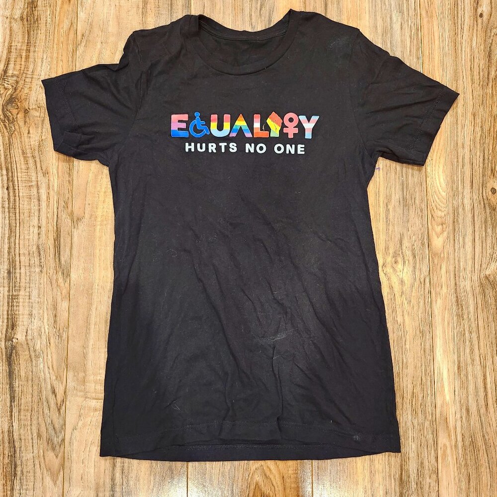 pride tee